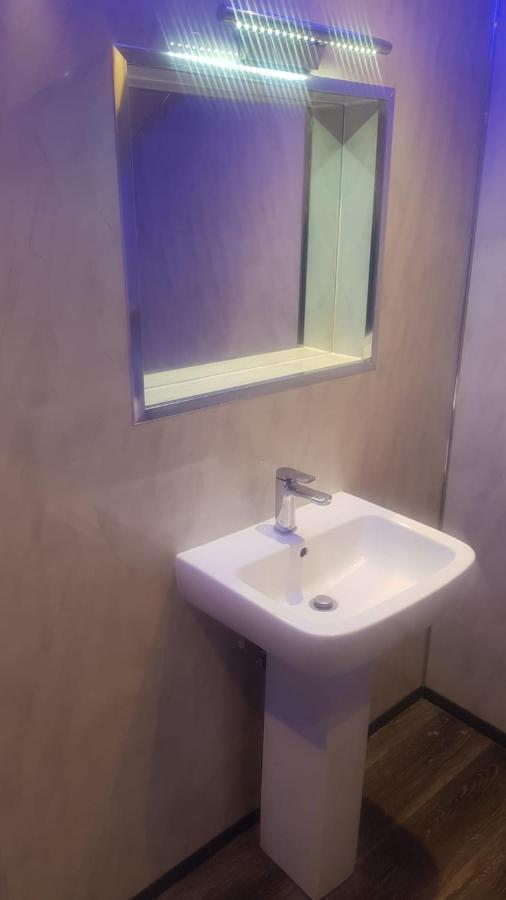 Highfields Living - All Rooms Ensuite- Free Wifi- Free Local Parking シェフィールド エクステリア 写真