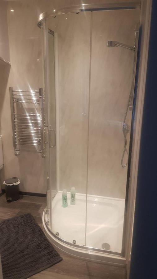Highfields Living - All Rooms Ensuite- Free Wifi- Free Local Parking シェフィールド エクステリア 写真