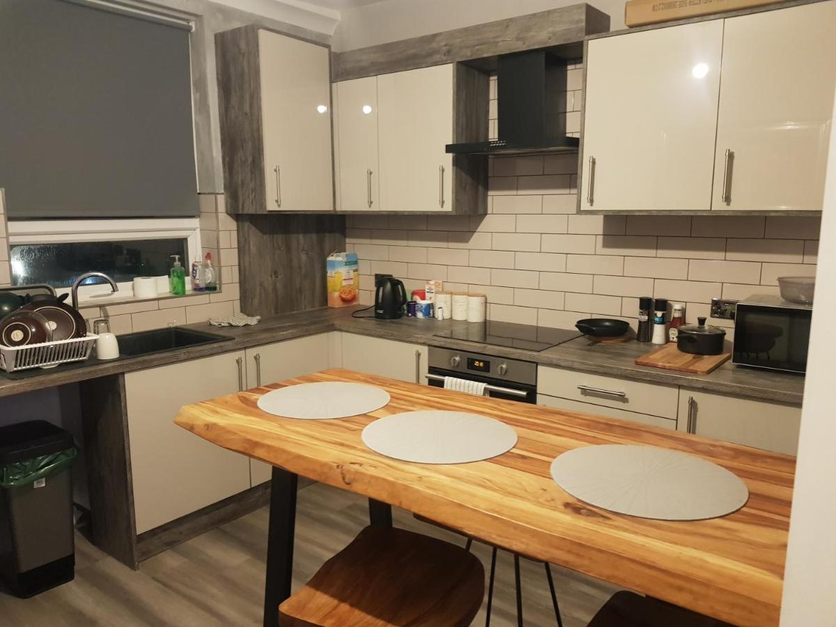 Highfields Living - All Rooms Ensuite- Free Wifi- Free Local Parking シェフィールド エクステリア 写真