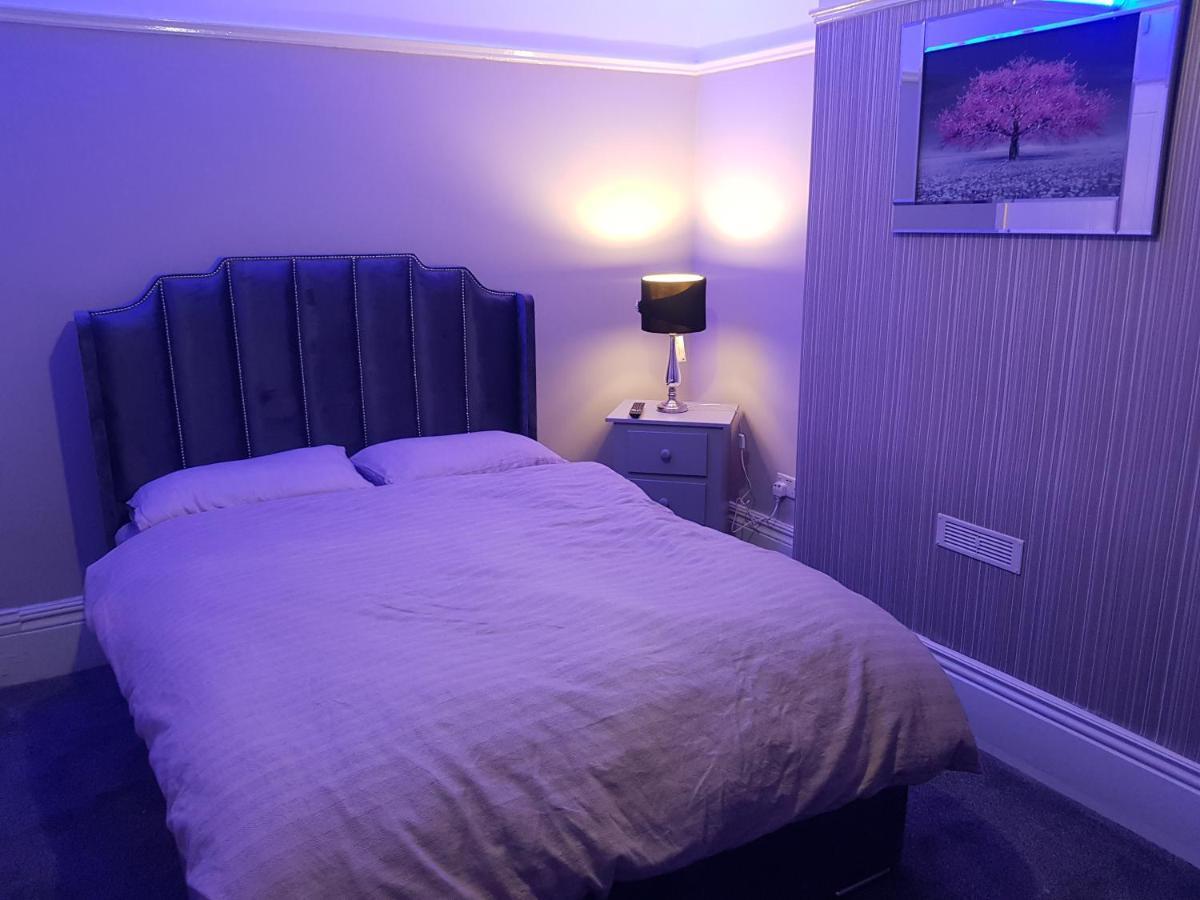 Highfields Living - All Rooms Ensuite- Free Wifi- Free Local Parking シェフィールド エクステリア 写真