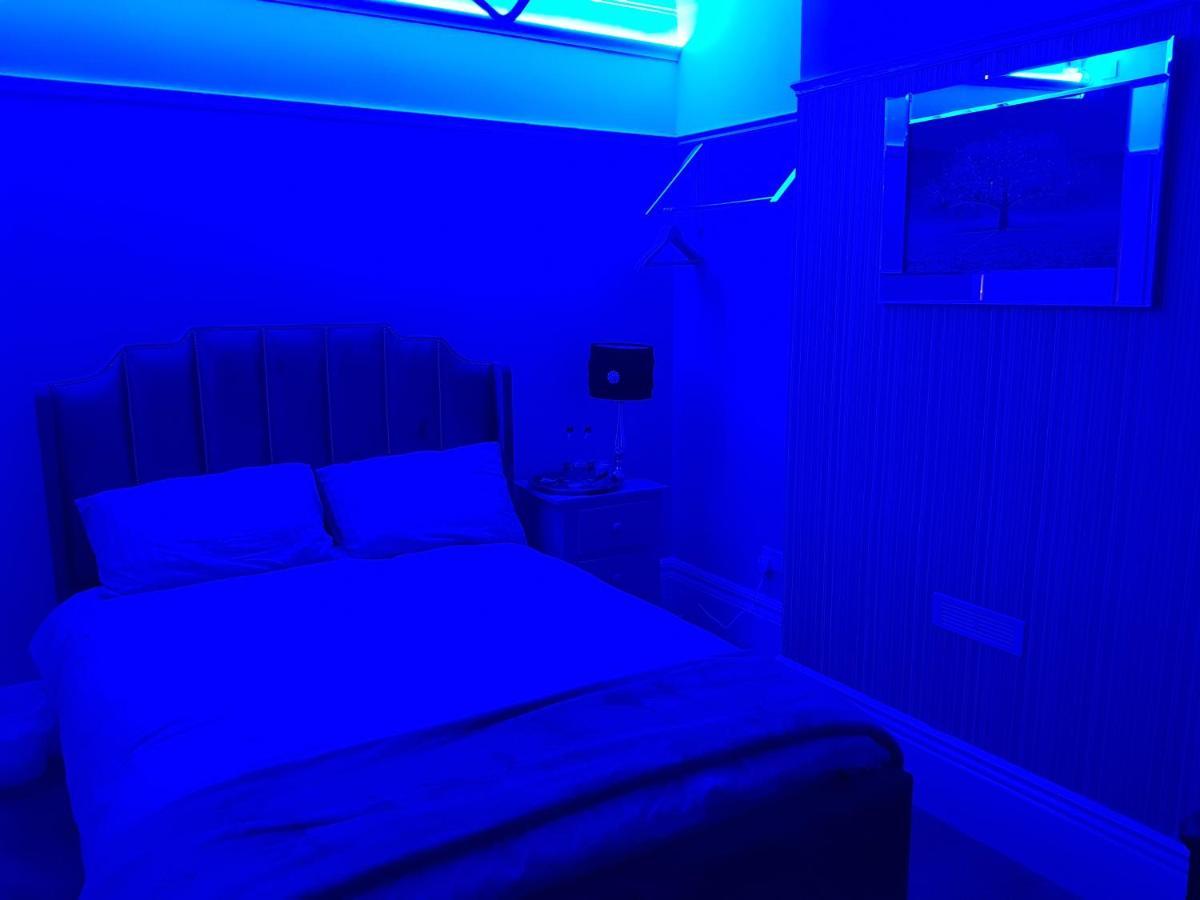 Highfields Living - All Rooms Ensuite- Free Wifi- Free Local Parking シェフィールド エクステリア 写真