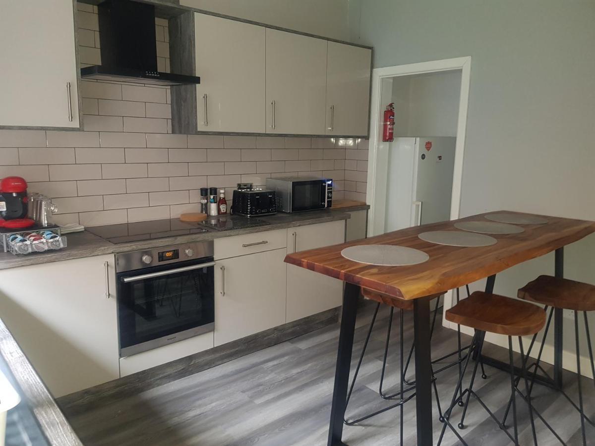 Highfields Living - All Rooms Ensuite- Free Wifi- Free Local Parking シェフィールド エクステリア 写真