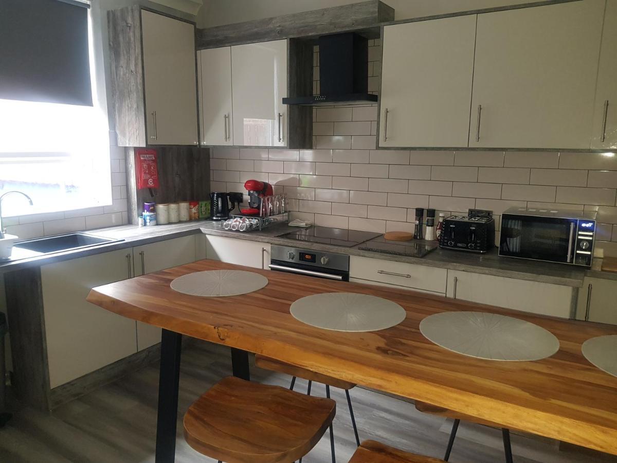Highfields Living - All Rooms Ensuite- Free Wifi- Free Local Parking シェフィールド エクステリア 写真