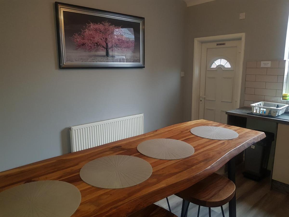 Highfields Living - All Rooms Ensuite- Free Wifi- Free Local Parking シェフィールド エクステリア 写真